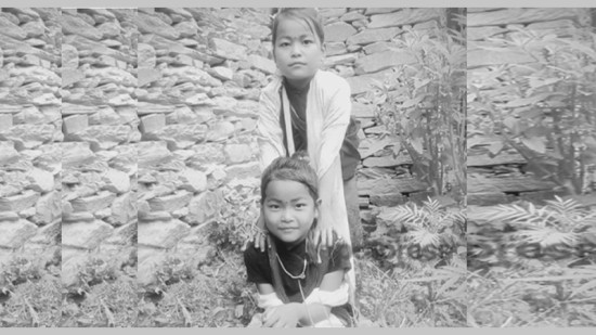 एकैदिन दुई छोरी गुमाएपछि विक्षिप्त छ बुढा परिवार